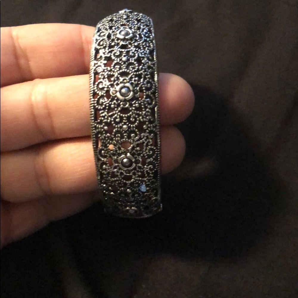Metal bracelet